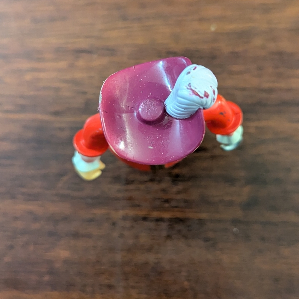 Captain Hook Figurine Toy - Picture 2 of 7